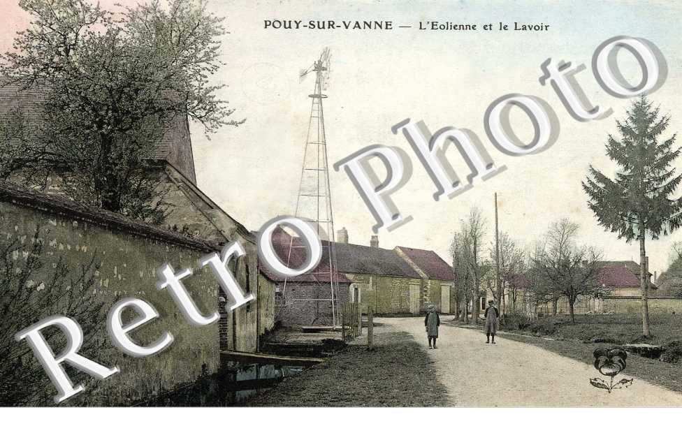 l'eolienne et le lavoir