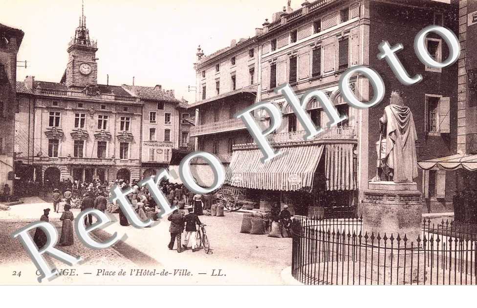 la Place de l'Hotel de Ville