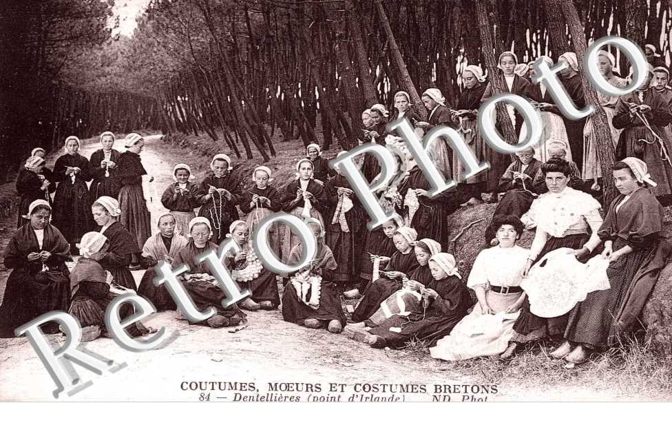 Costumes et moeurs et costumes bretons - dentellieres