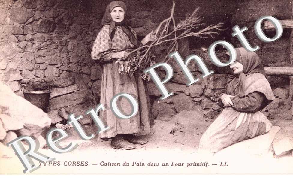 Cuisson du pain dans un four primitif