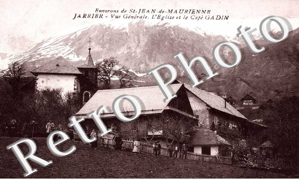 Vue generale, l'Eglise et le Cafe Gadin