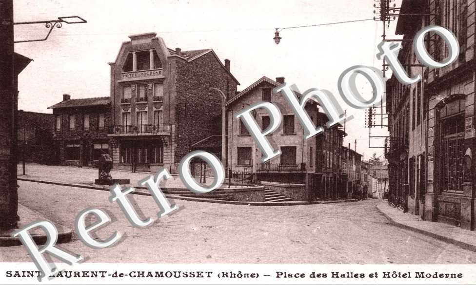 Place des halles et hotel moderne