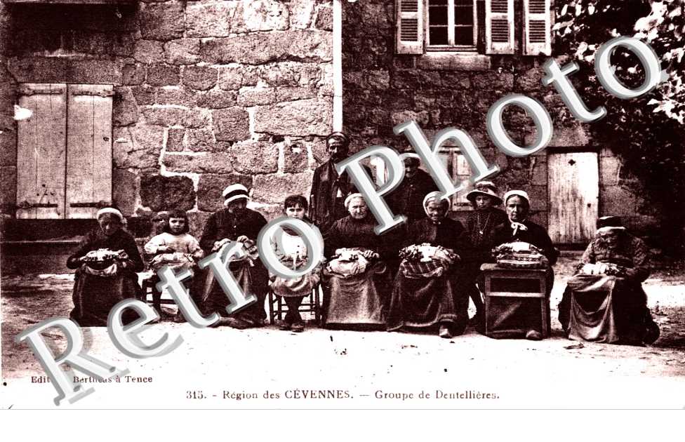 GROUPE DE DENTELLIERES