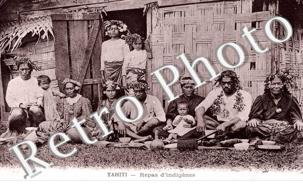 TAHITI - repas d'indigenes