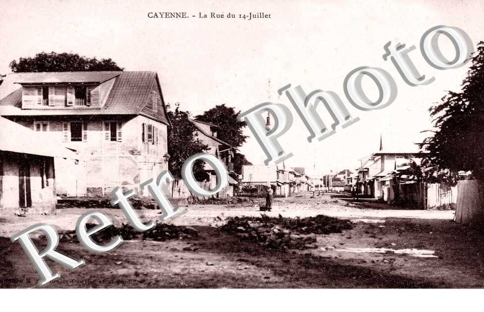 LA RUE DU 14 JUILLET