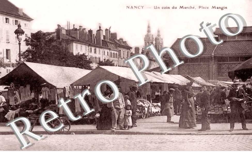 un coin du marché PLACE MANGIN