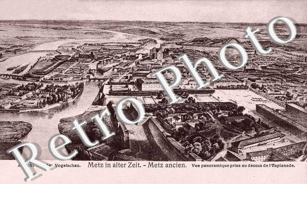 Metz ancien vue panoramique prise au dessus de l'esplanade