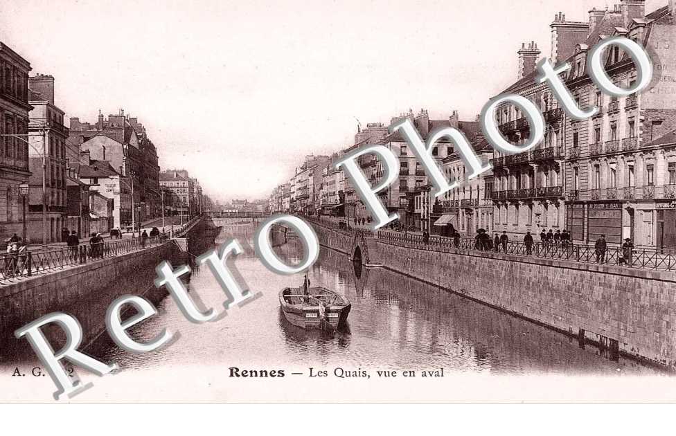 LES QUAIS, VUE EN AVAL