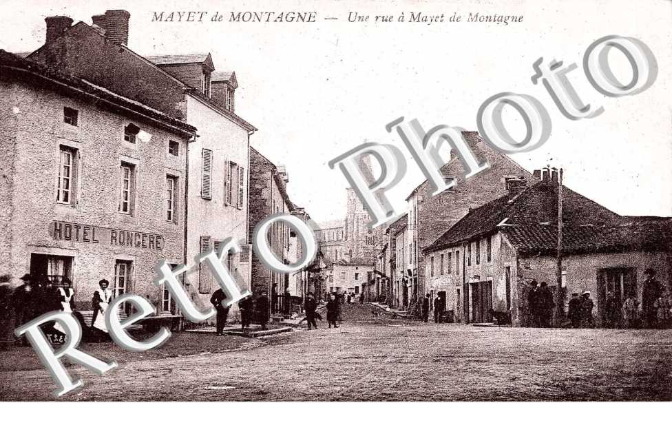 Une Rue à Mayet