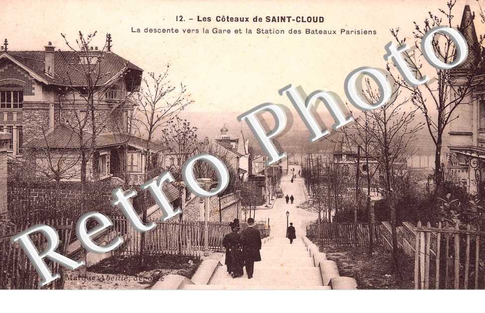 LES COTEAUX LA DESCENTE VERS LA GARE ET LA STATION DES BATEAUX PARISIENS