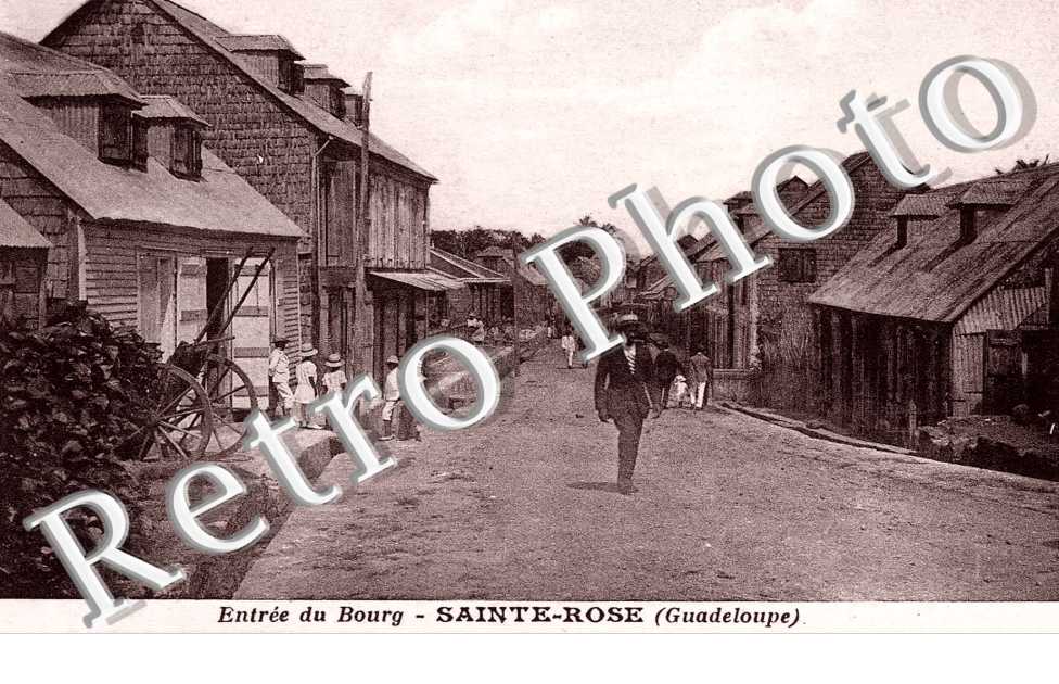 ENTREE DU BOURG SAINTE-ROSE (GUADELOUPE)