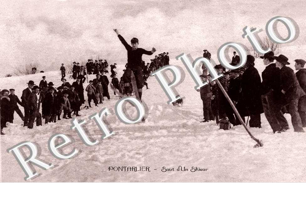 Saut d'un skieur