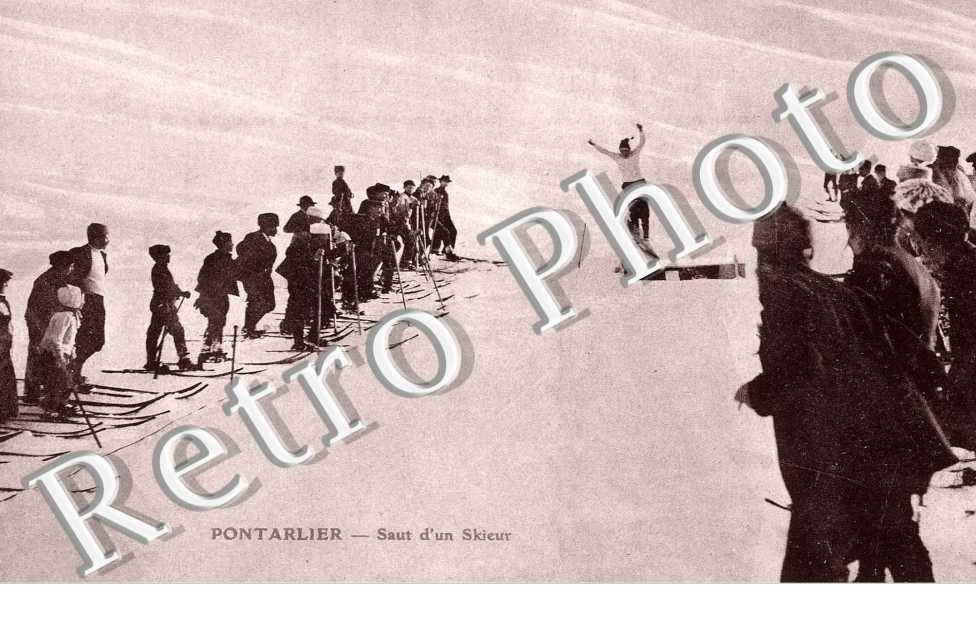 Saut d'un skieur