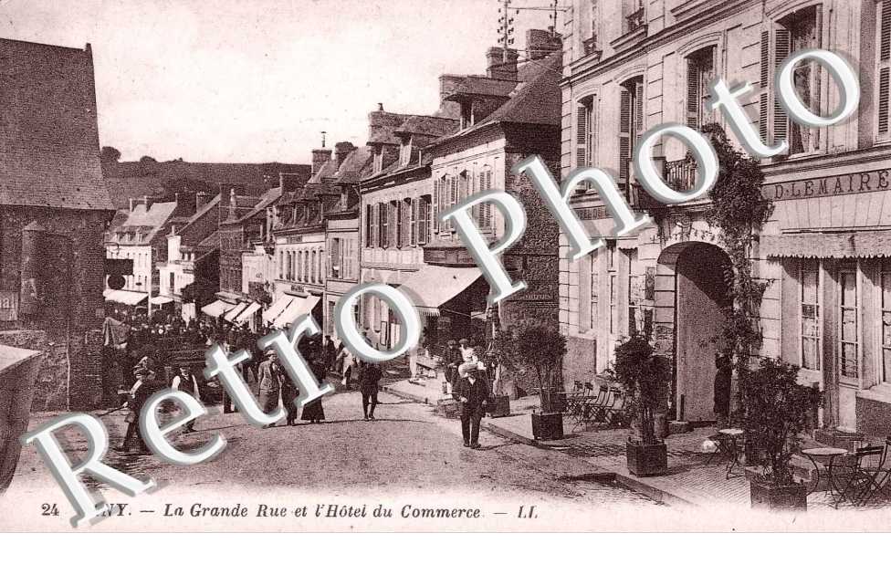 La grande rue et l'hotel du commerce