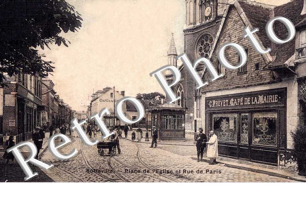 Place de l'eglise et rue de Paris