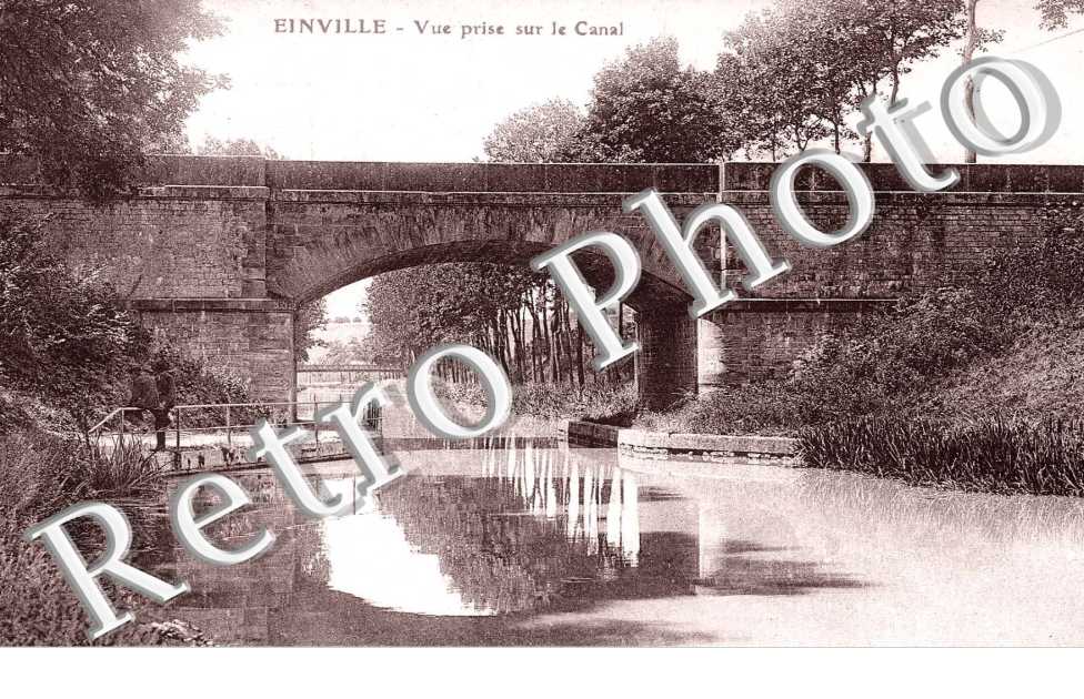 vue prise sur le canal