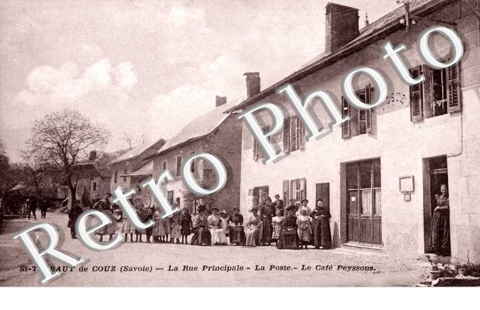 (La Rue Principale, la Poste et le Cafe Peyssons