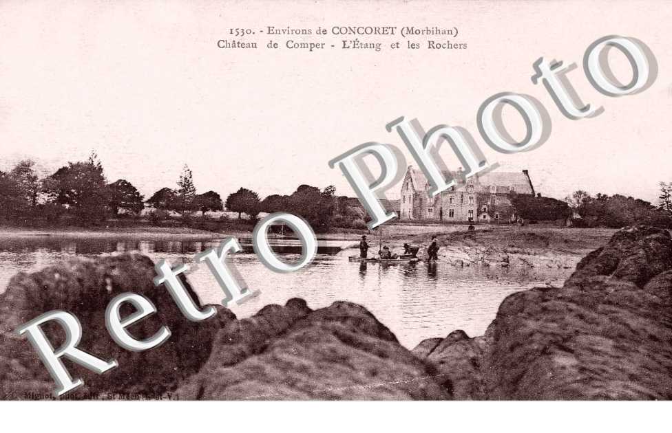 Chateau de Comper - l'Etang et les rochers