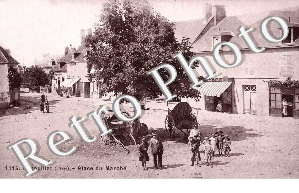 GENOUILLAT Place du marche