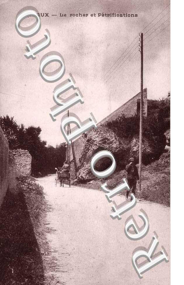 GIMEAUX  le rocher et petrifications