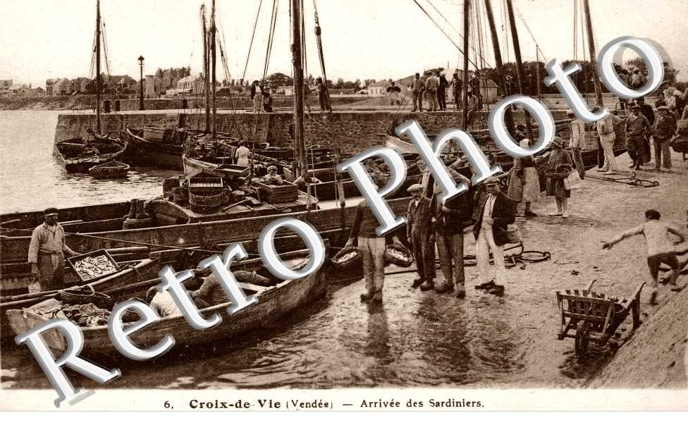 ARRIVEE DES SARDINIERS
