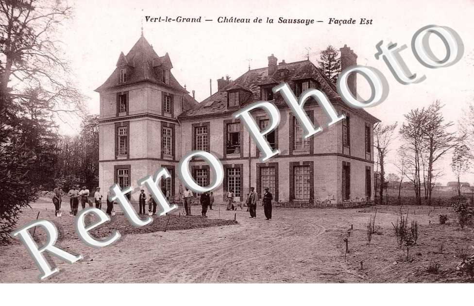 CHATEAU DE LA SAUSSAYE
