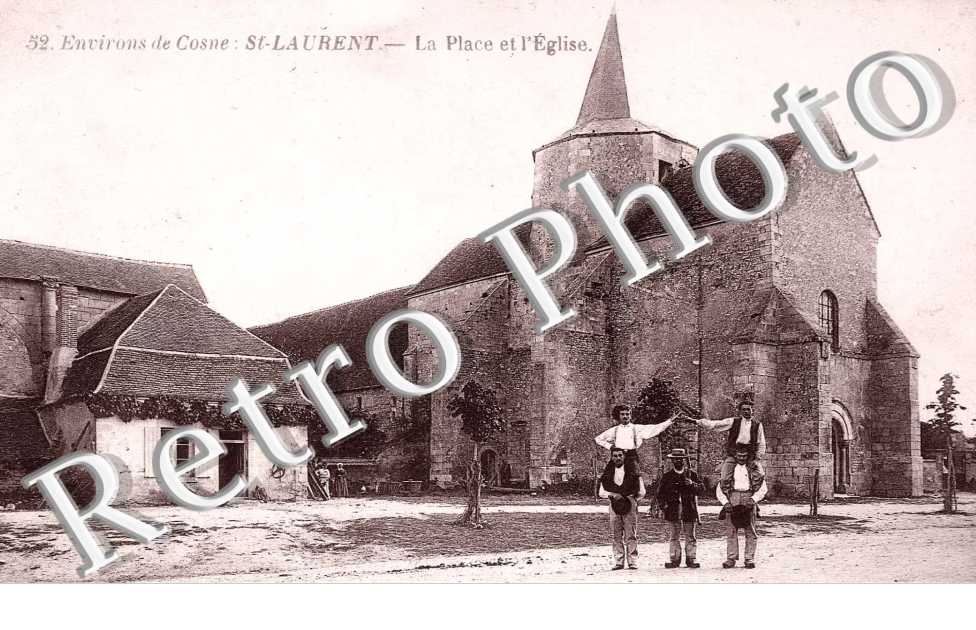 la place et l'eglise