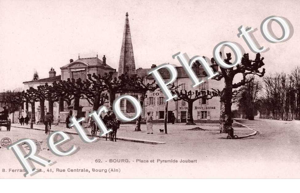  Place et pyramide Joubert