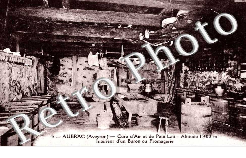 Cure d'Air et de petit lait - interieur d'un buron ou fromagerie