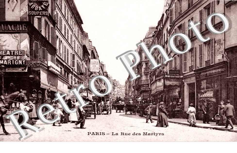 LA RUE DES MARTYRS