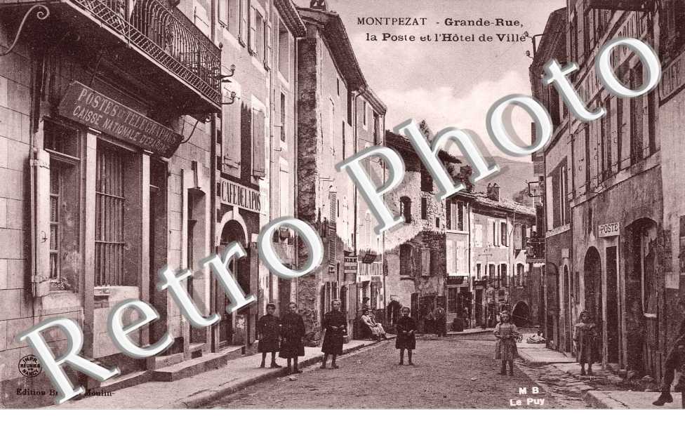 Grande Rue - La Poste et l'Hotel de Ville
