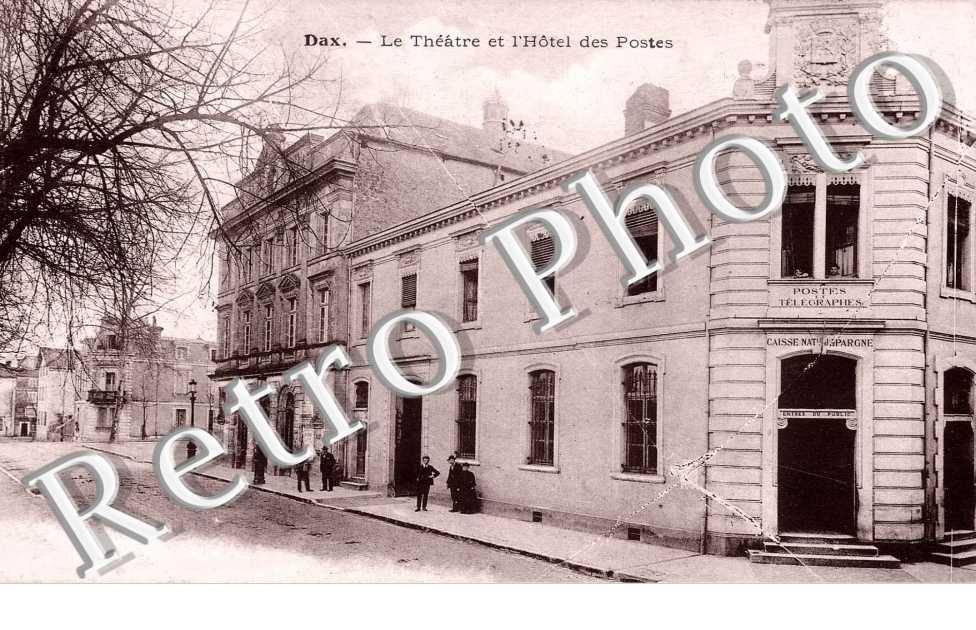 le theatre et l'Hotel des Postes
