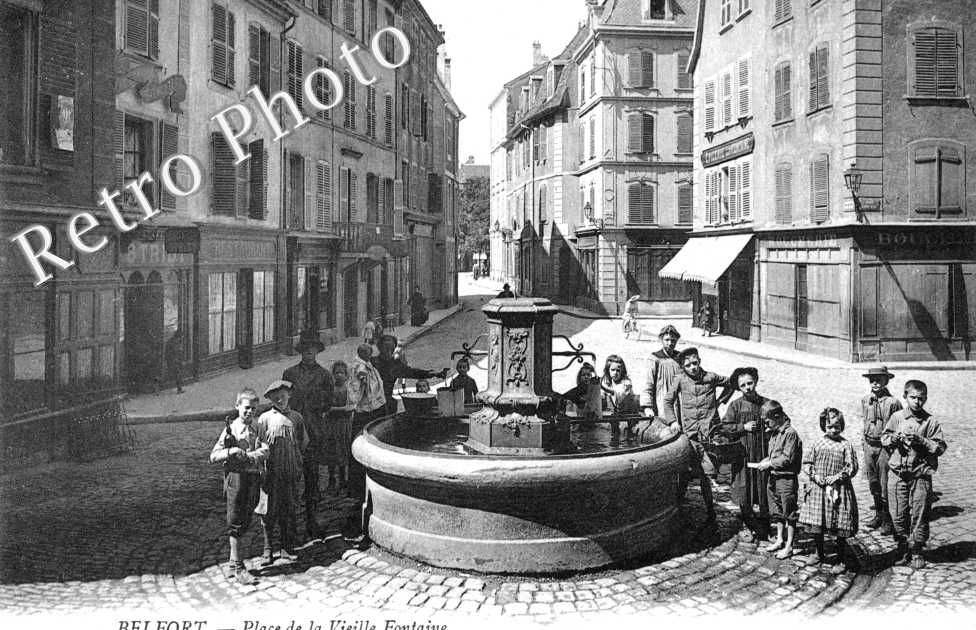 PLACE DE LA VIEILLE FONTAINE