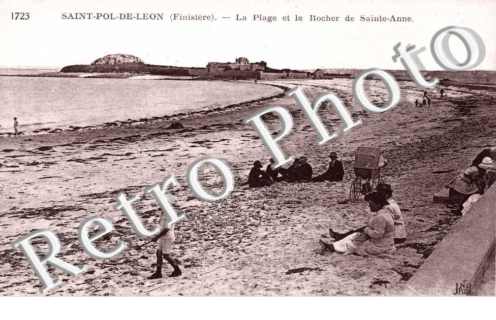 la plage et le rocher de sainte anne