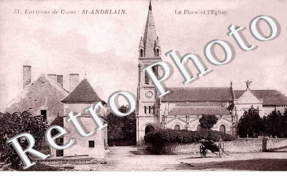 la place et  l'eglise