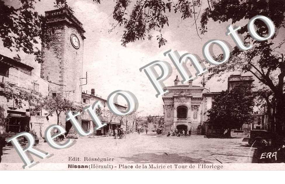 place de la mairie et tour de l'horloge