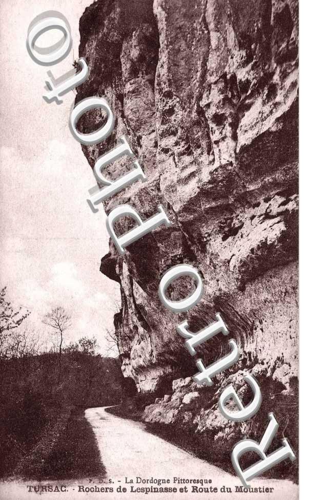 Rochers de Lespinasse et route du Moustier