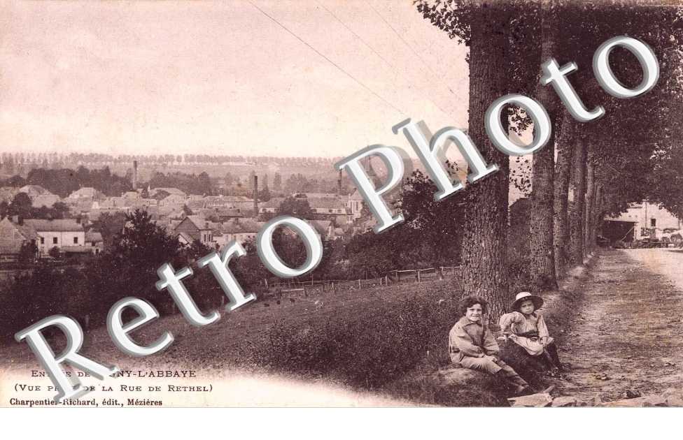 L'Entrée - Vue prise de la rue de Rethel