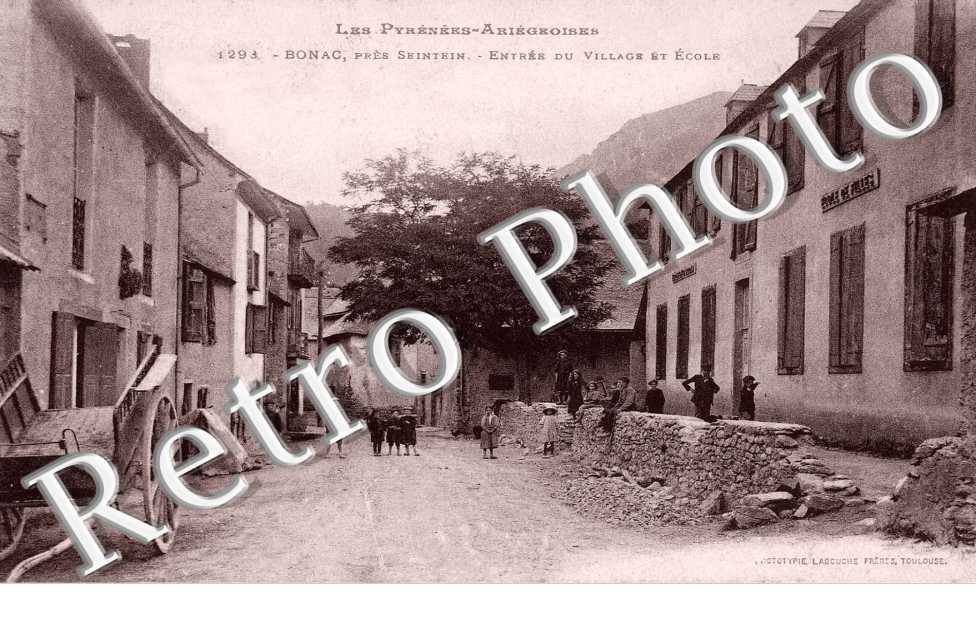 entree du village et ecole