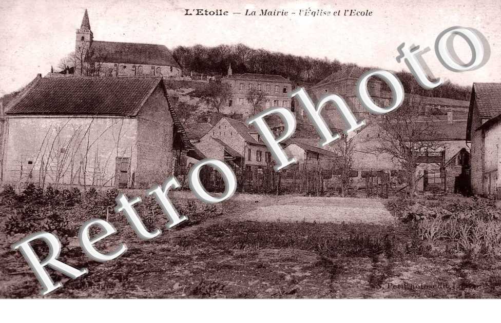 la mairie, l'eglise et l'ecole