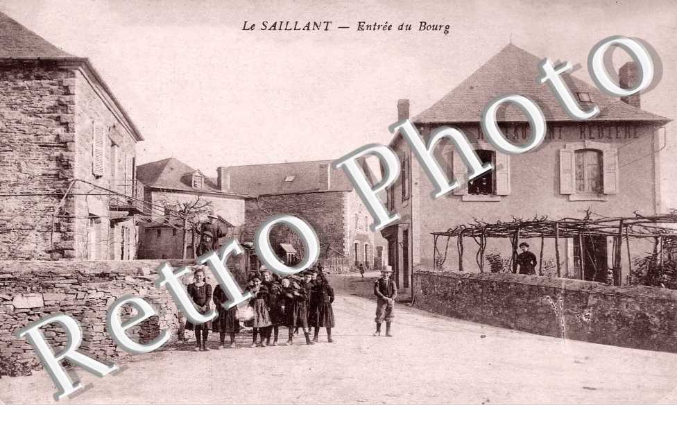 Le Saillant - Entree du bourg
