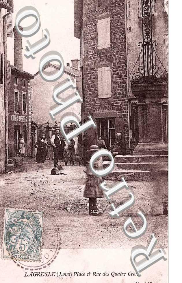 Place et Rue des Quatre Croix