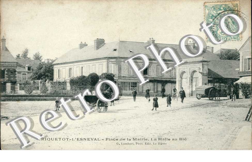 Place de la mairie, la halle au blé