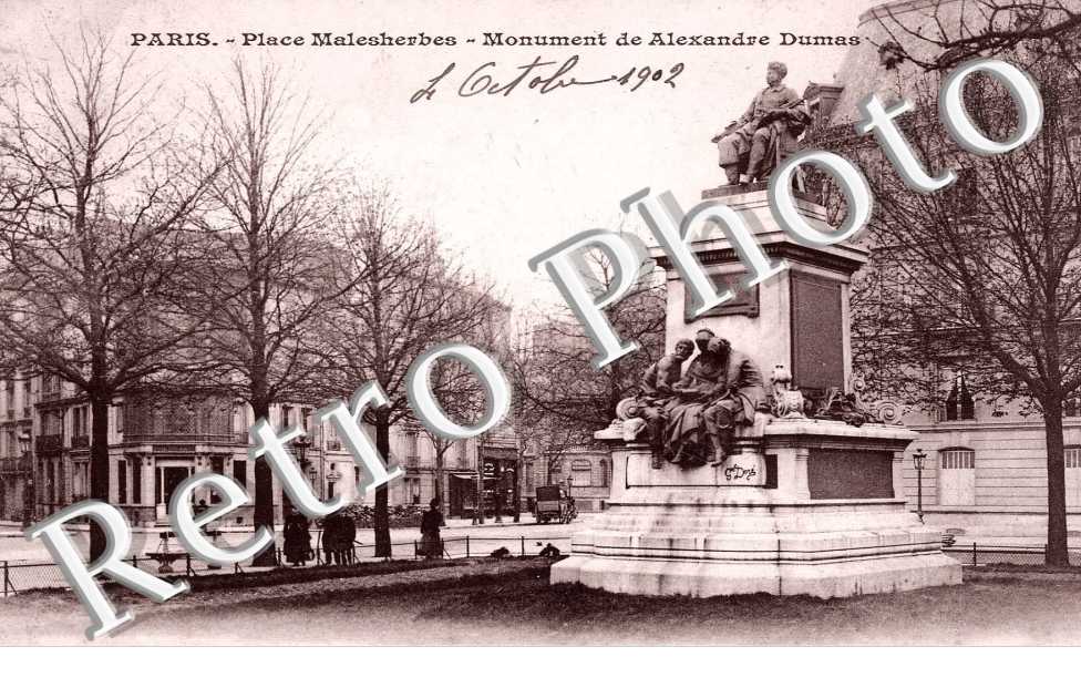 Place Malesherbes  - le monument d'Alexandre Dumas fils