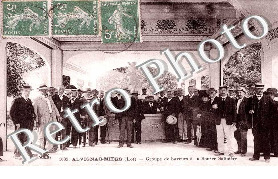 Miers, groupe de buveurs a la source Saliniere