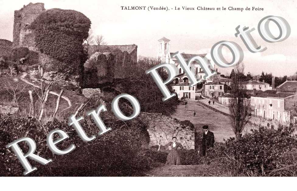 Le Vieux Chateau et le Champ de Foire