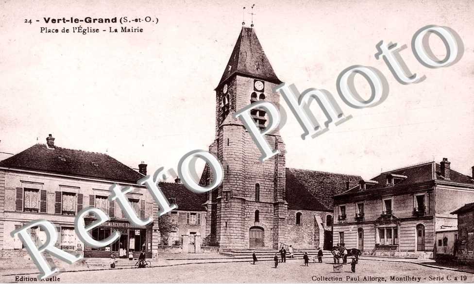 Place de l'Eglise, la Mairie