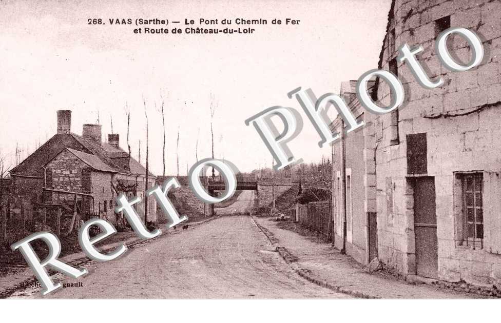 Le pont du chemin de fer et route de Chateau du Loir