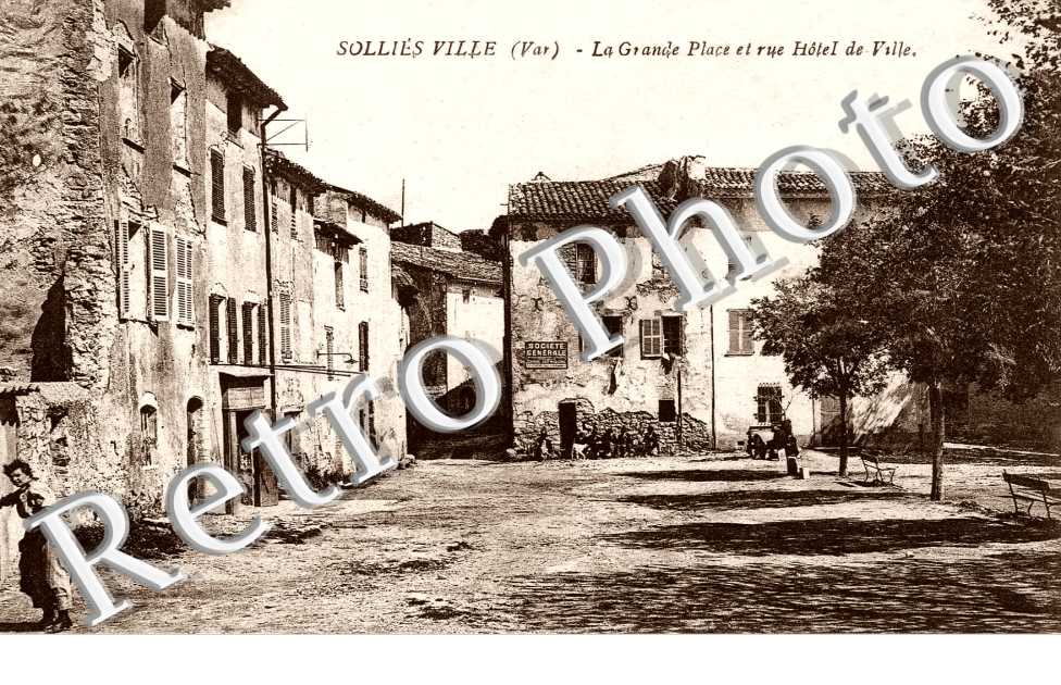 La Grande Place et rue de l'Hotel de Ville