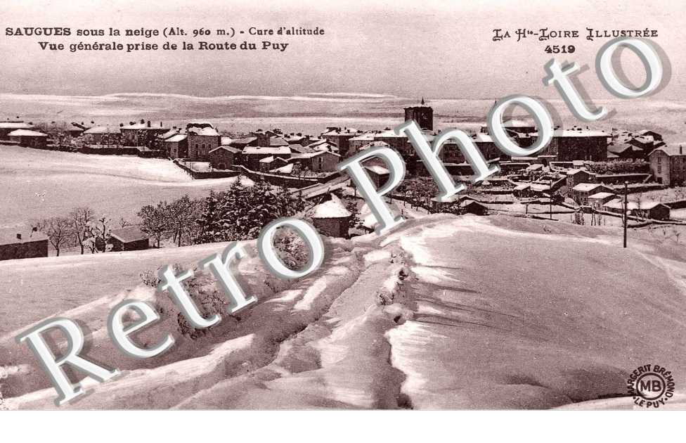 sous la neige, vue generale prise de la rote du puy